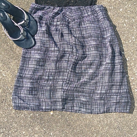 Size 8 black/white chiffon skirt - Picture 2 of 6